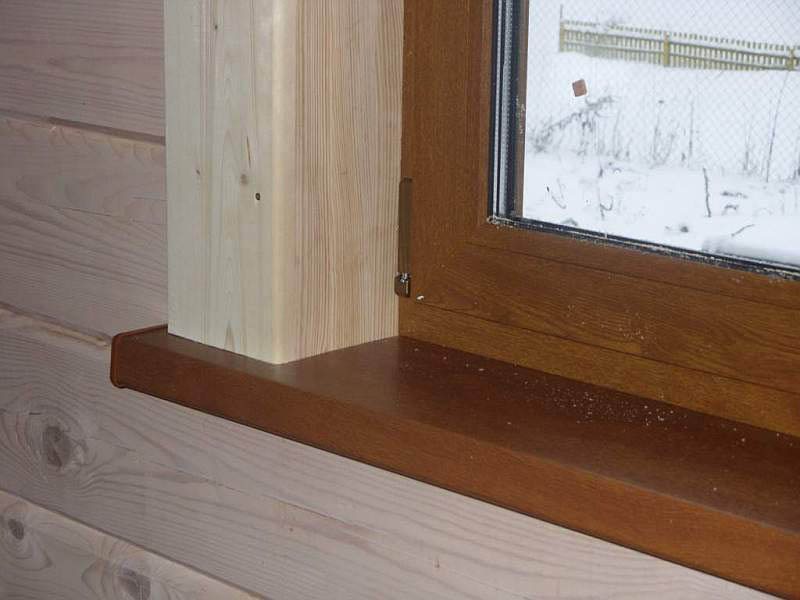подоконник в деревянном доме фото