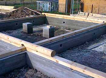 Ленточный фундамент для деревянных домов