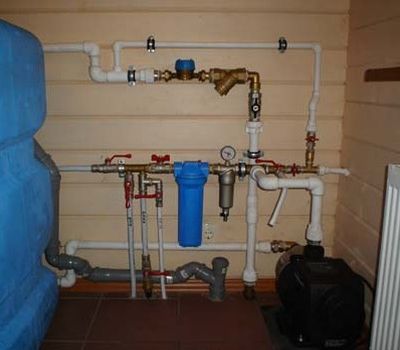 Как ввести водопровод в деревянный дом